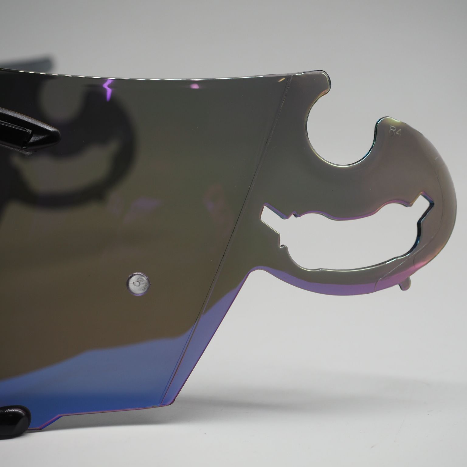 Helmet Visor for AR and AI RR4 - Face Mask Storage Box recensione e prezzo