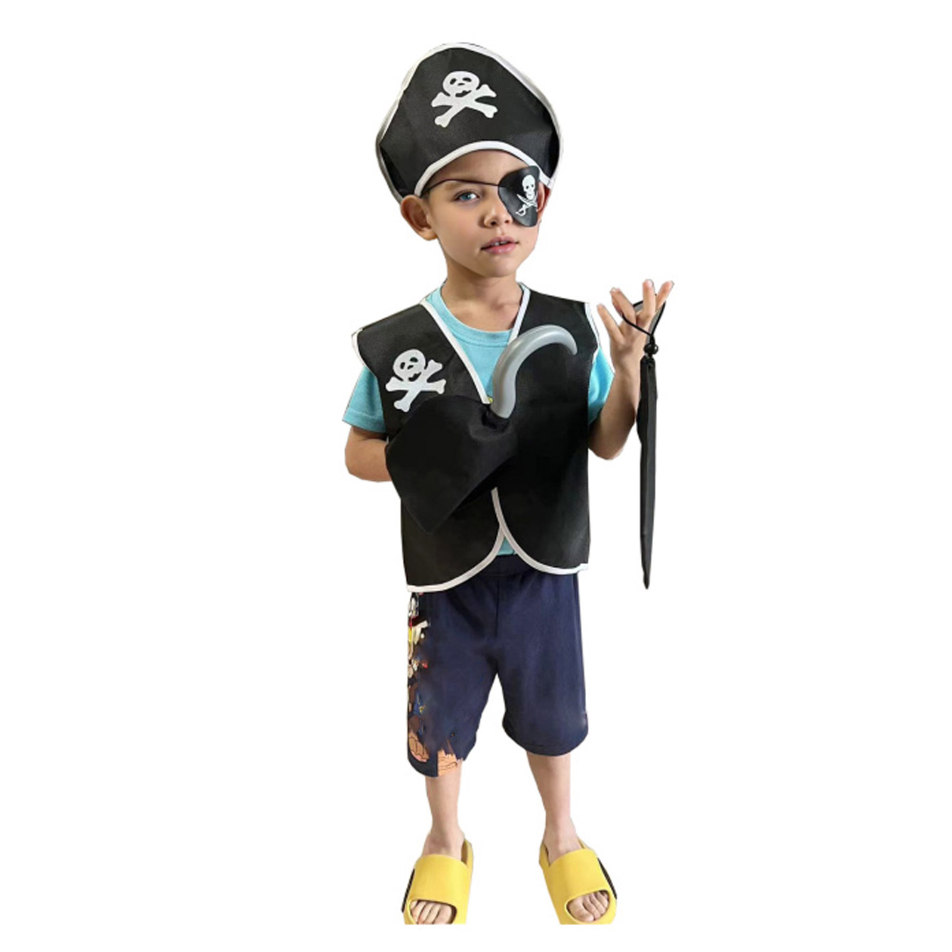Carnival Boys Pirate Costume C - Black Face Mask Pack recensione e prezzo