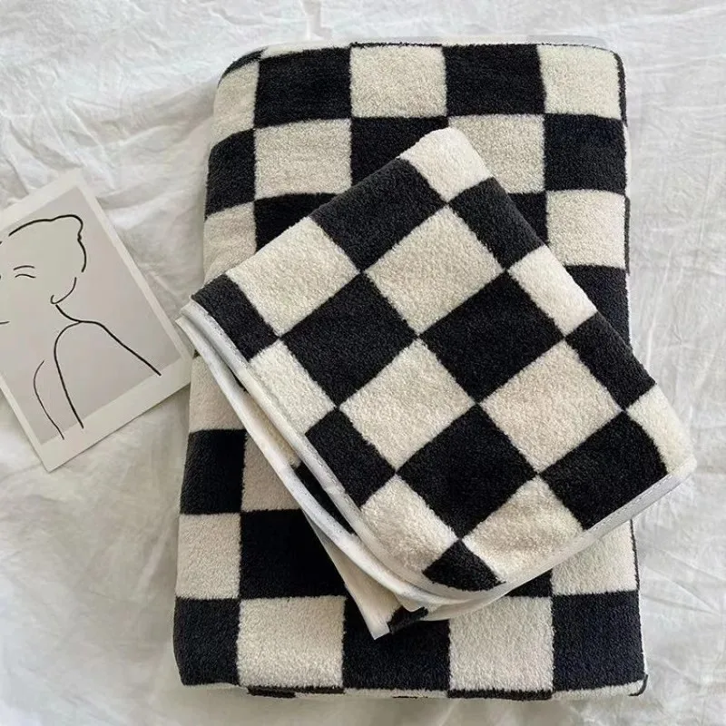 Checkerboard Pattern Bath Towe - Cloth Face Mask Washable recensione e prezzo